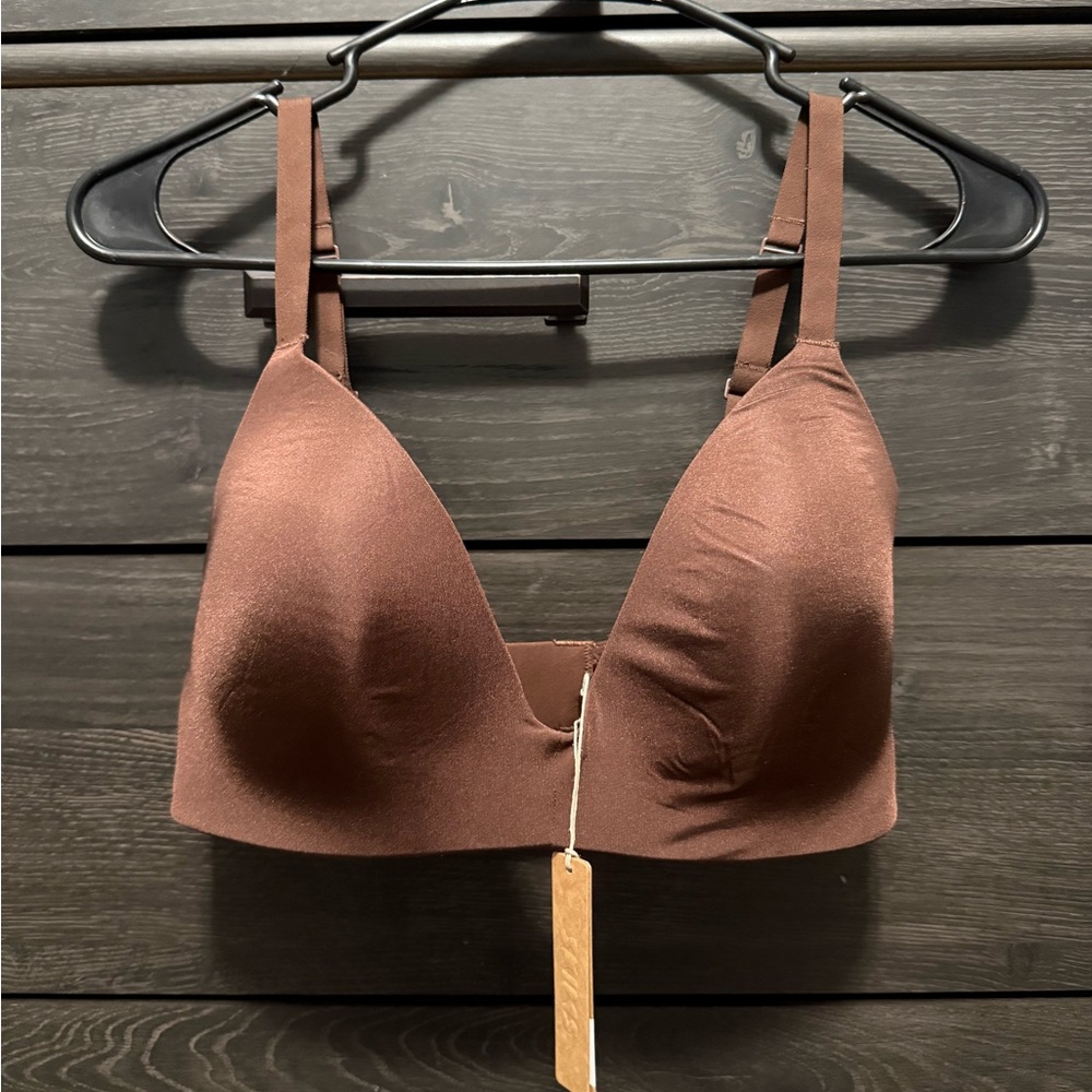 SKIMS wireless bra NWT